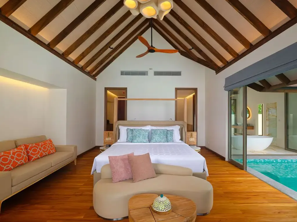 The bedroom looking towards the pool.