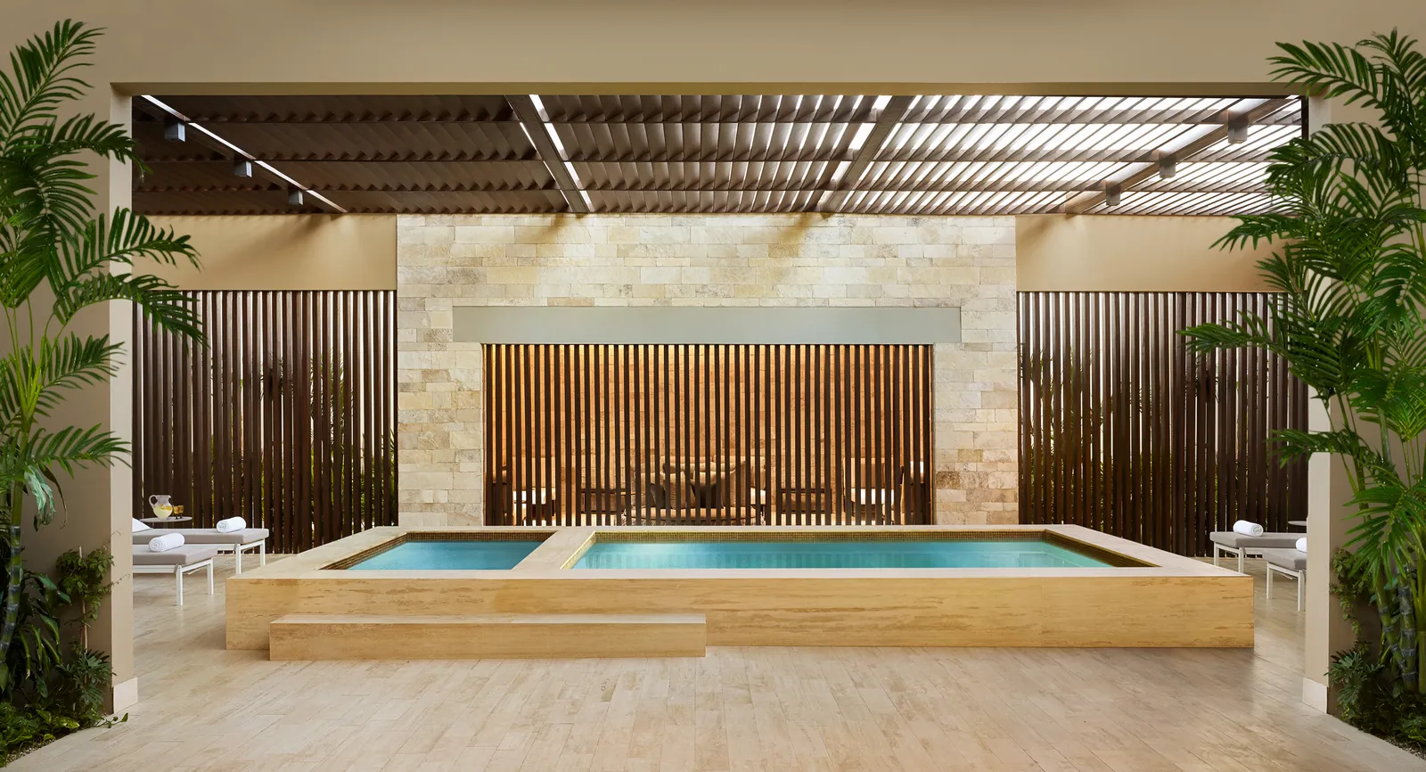 Le vasche calde e fredde dell’Art of Spa