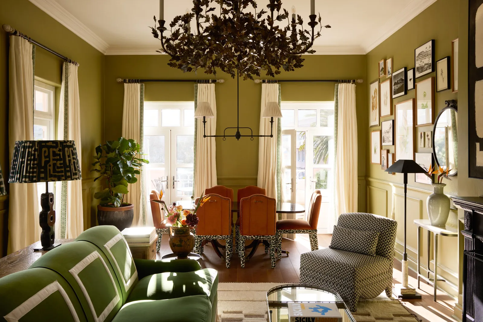 Official photograph of the Strelitzia Suite category at Mount Nelson