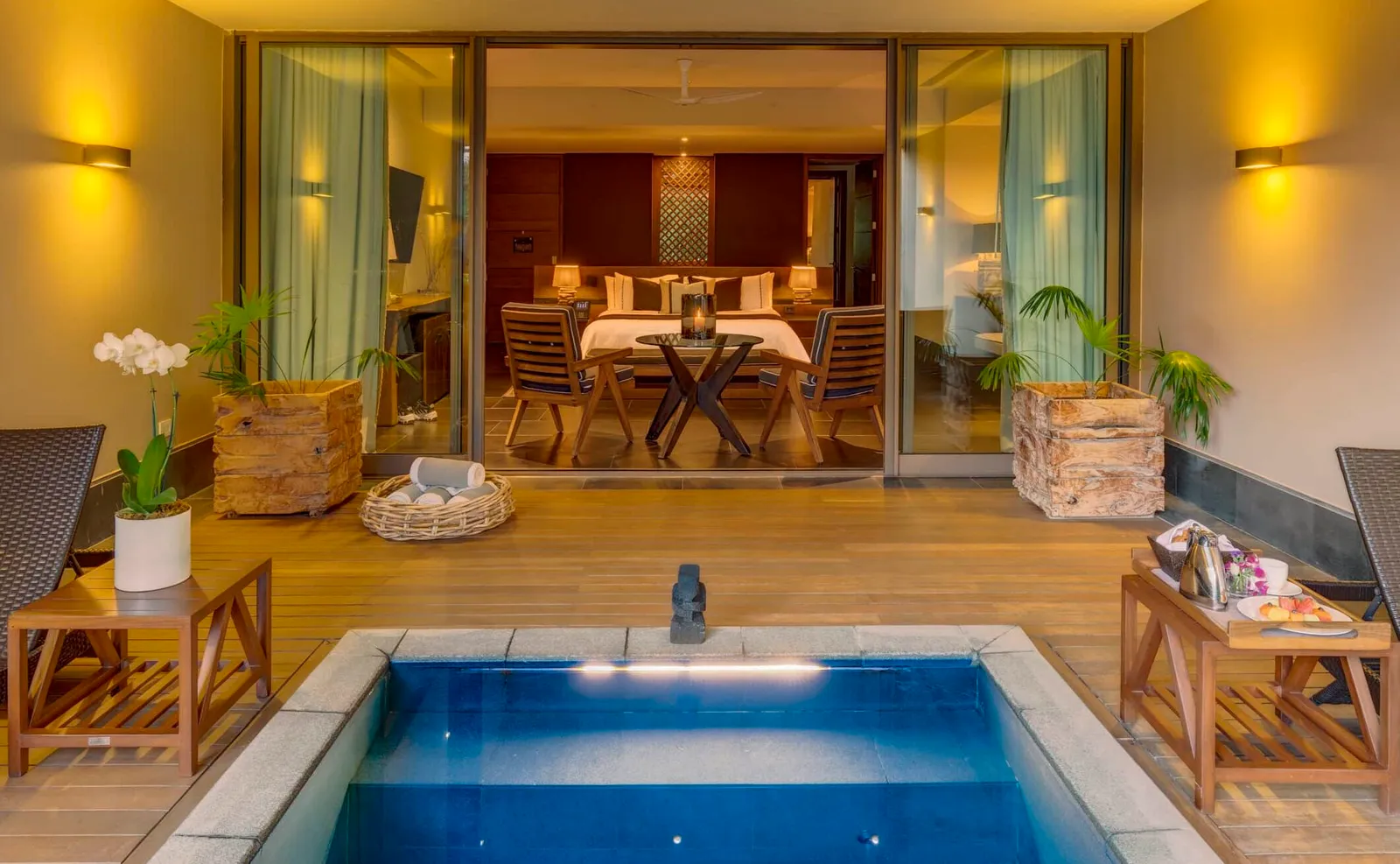 Garden Junior Suite at NIZUC Resort & Spa