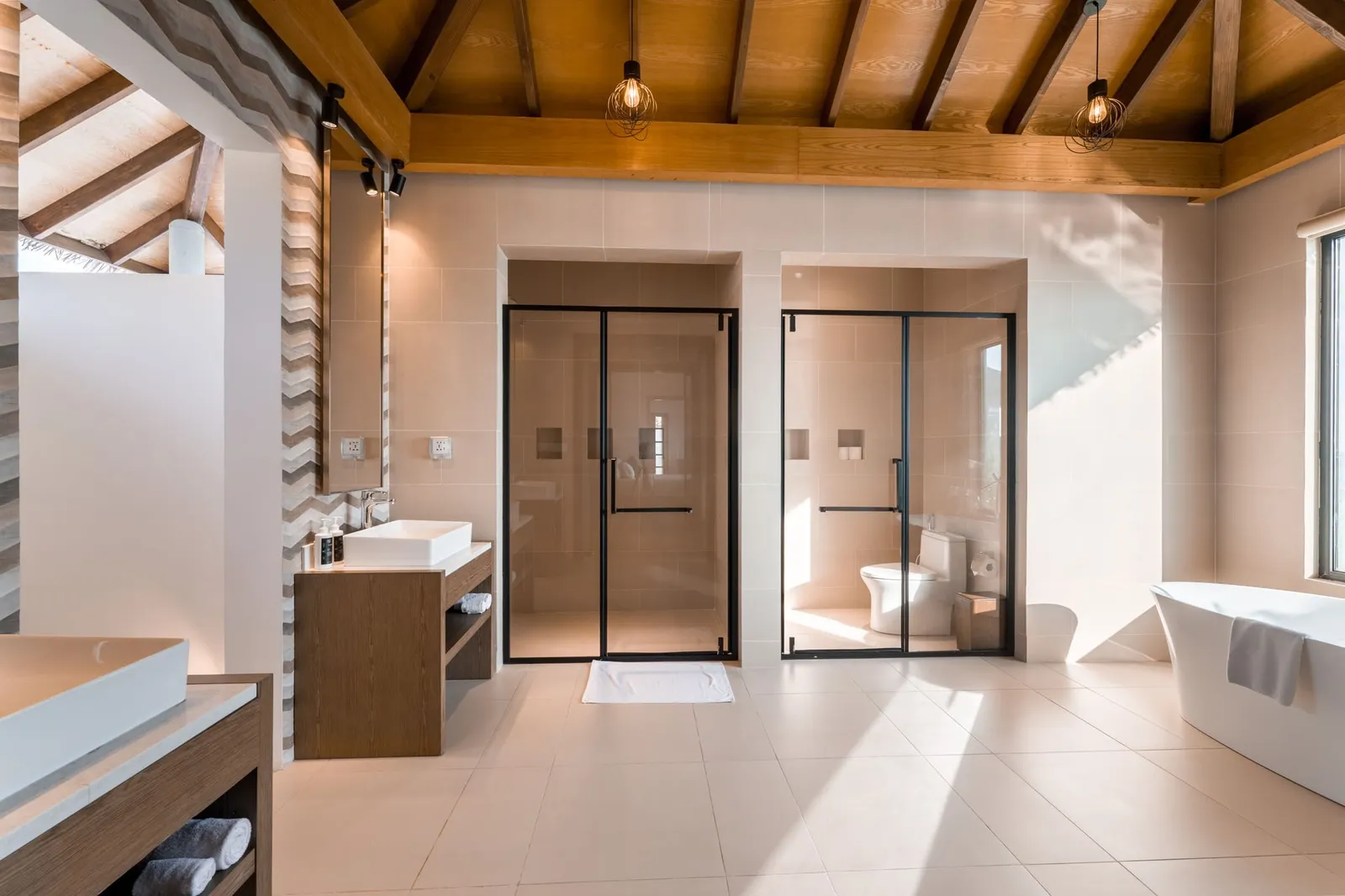 Grand Solana bathroom with basins and the visible edge of a bath
