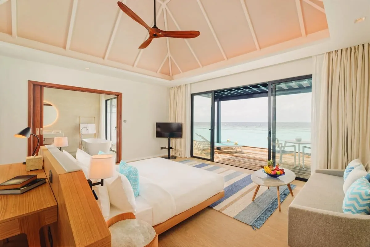 The view towards the lagoon deck and indoor bath.