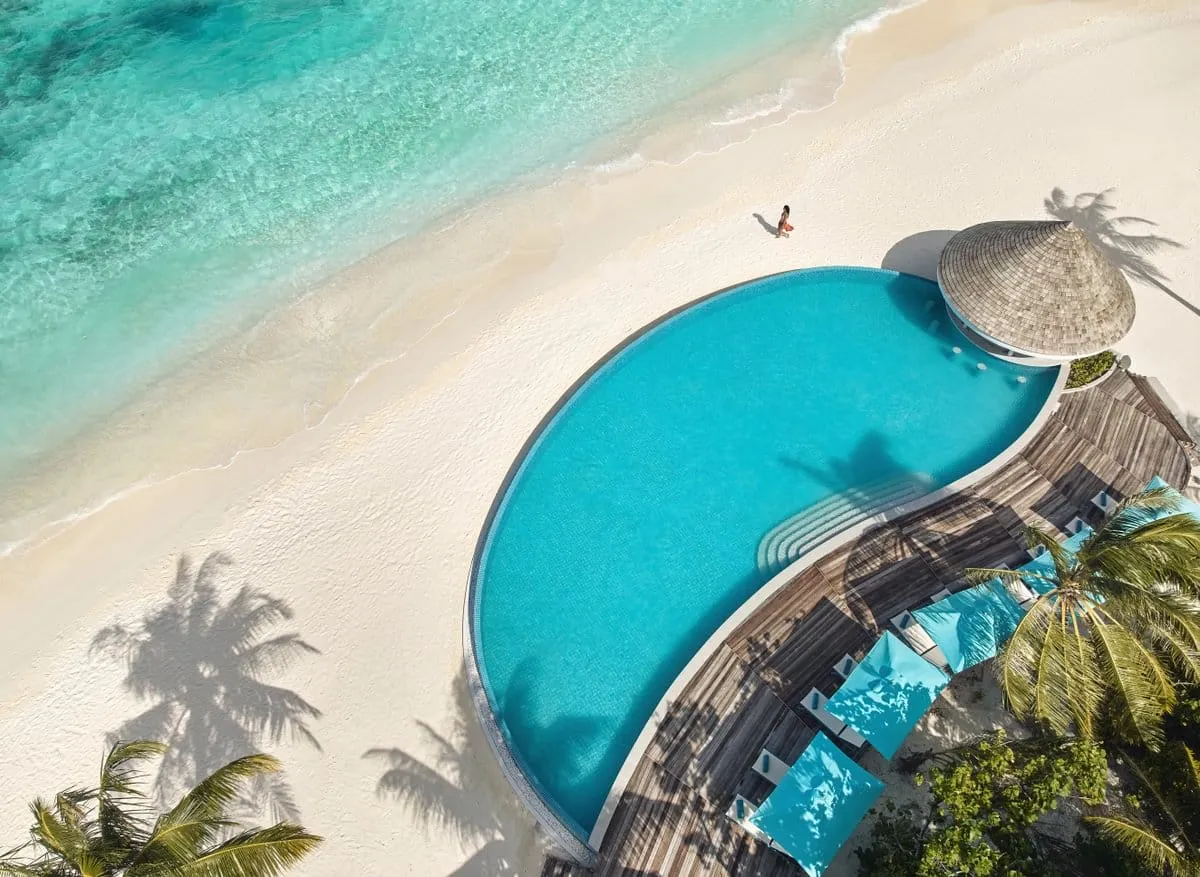 The oval pool and beach bar seen from above.