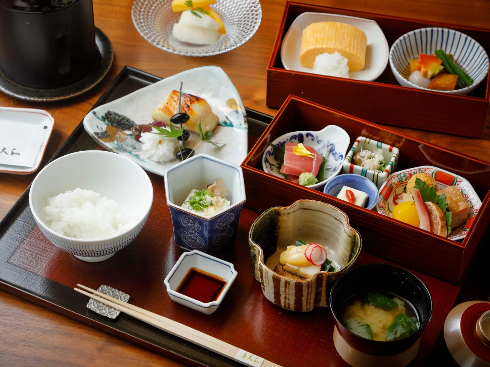Kyoyamato’s Japanese breakfast: rice, soup, grilled fish, tamagoyaki and small dishes in the lacquered box.