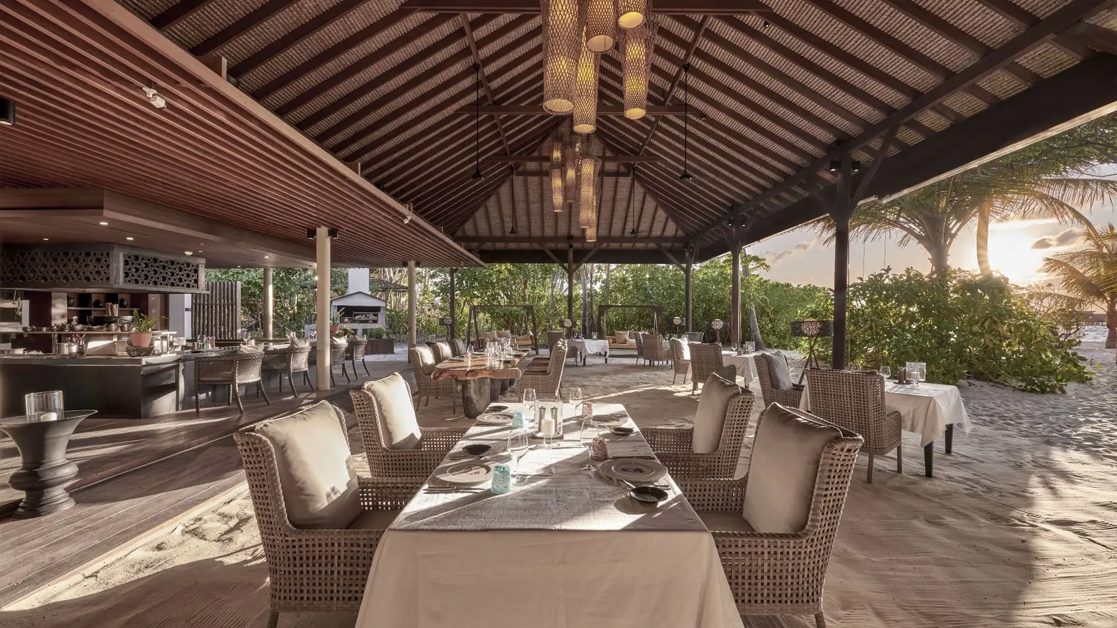 Outdoor tables at Island Grill