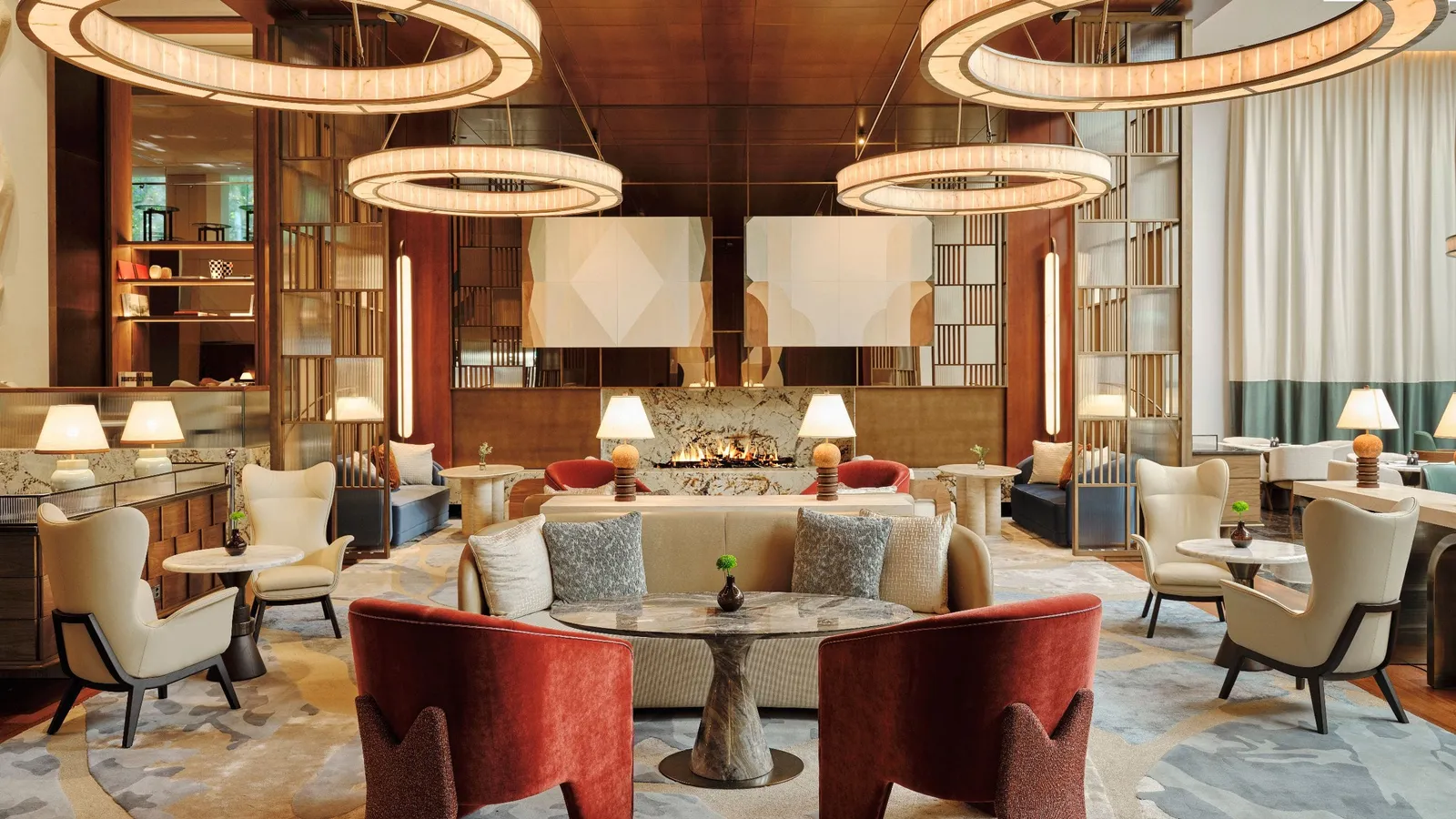 Poltrone rosse nel Lobby Lounge