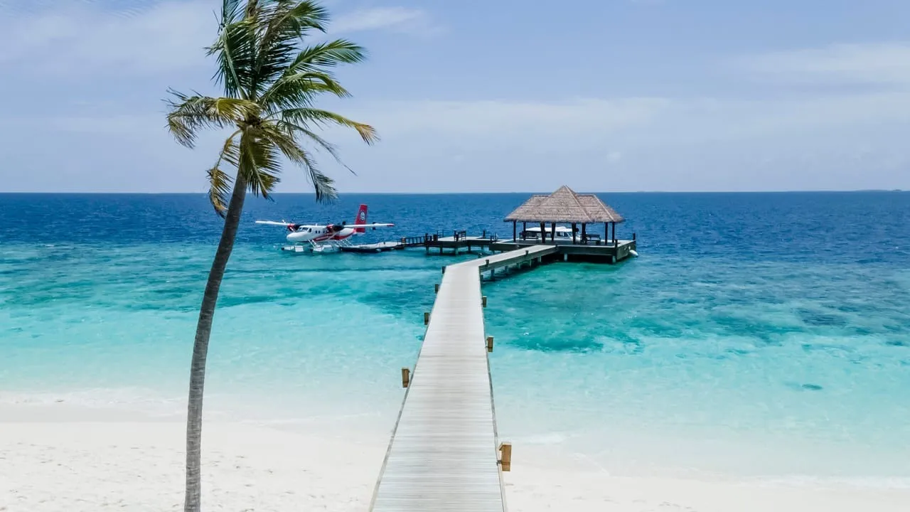 Filaidhoo’s arrival jetty and shore