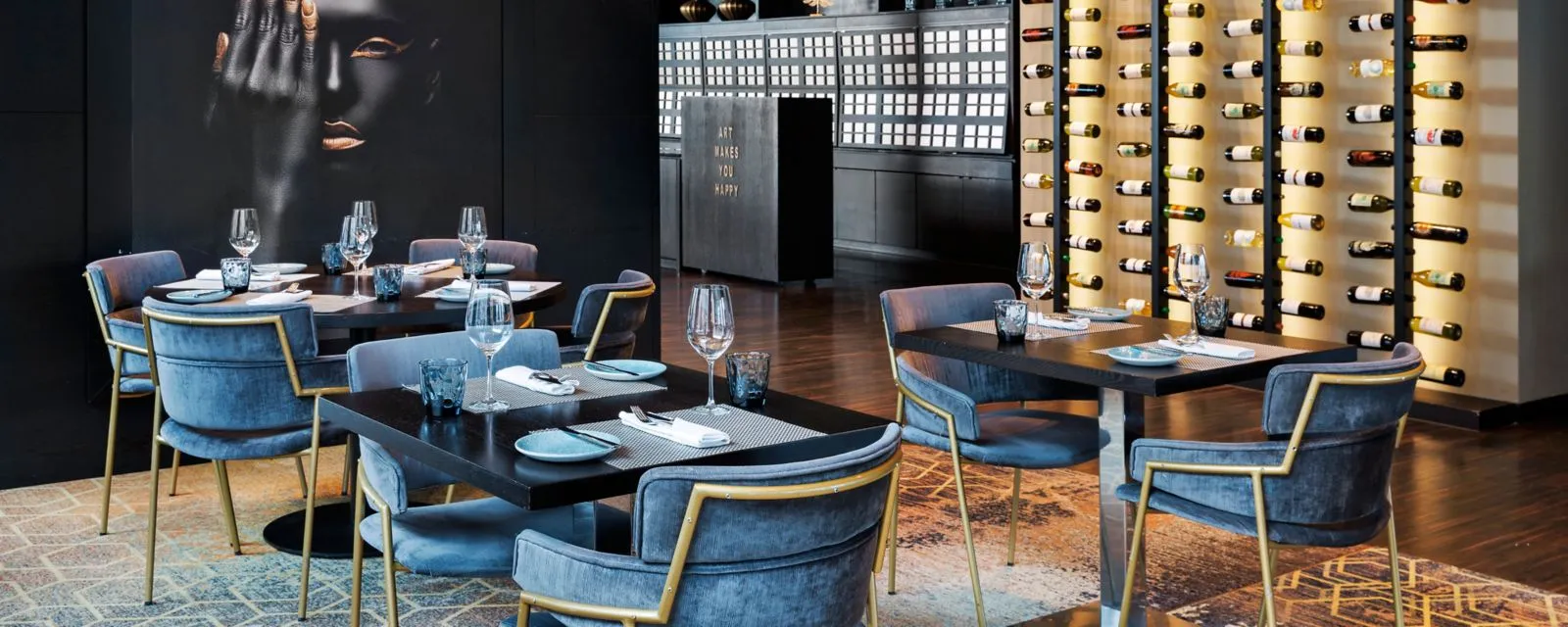 I tavoli del ristorante Equinox