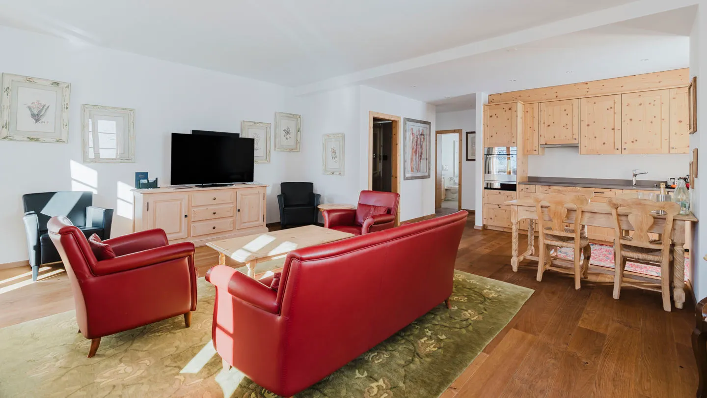 Il salotto e il tavolo dell’Apartment 600