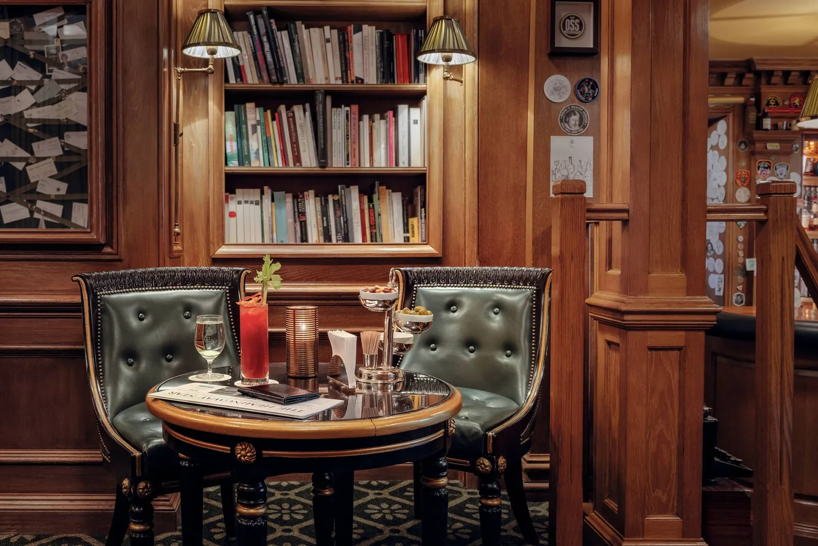 Books and furnishings at Bar Hemingway