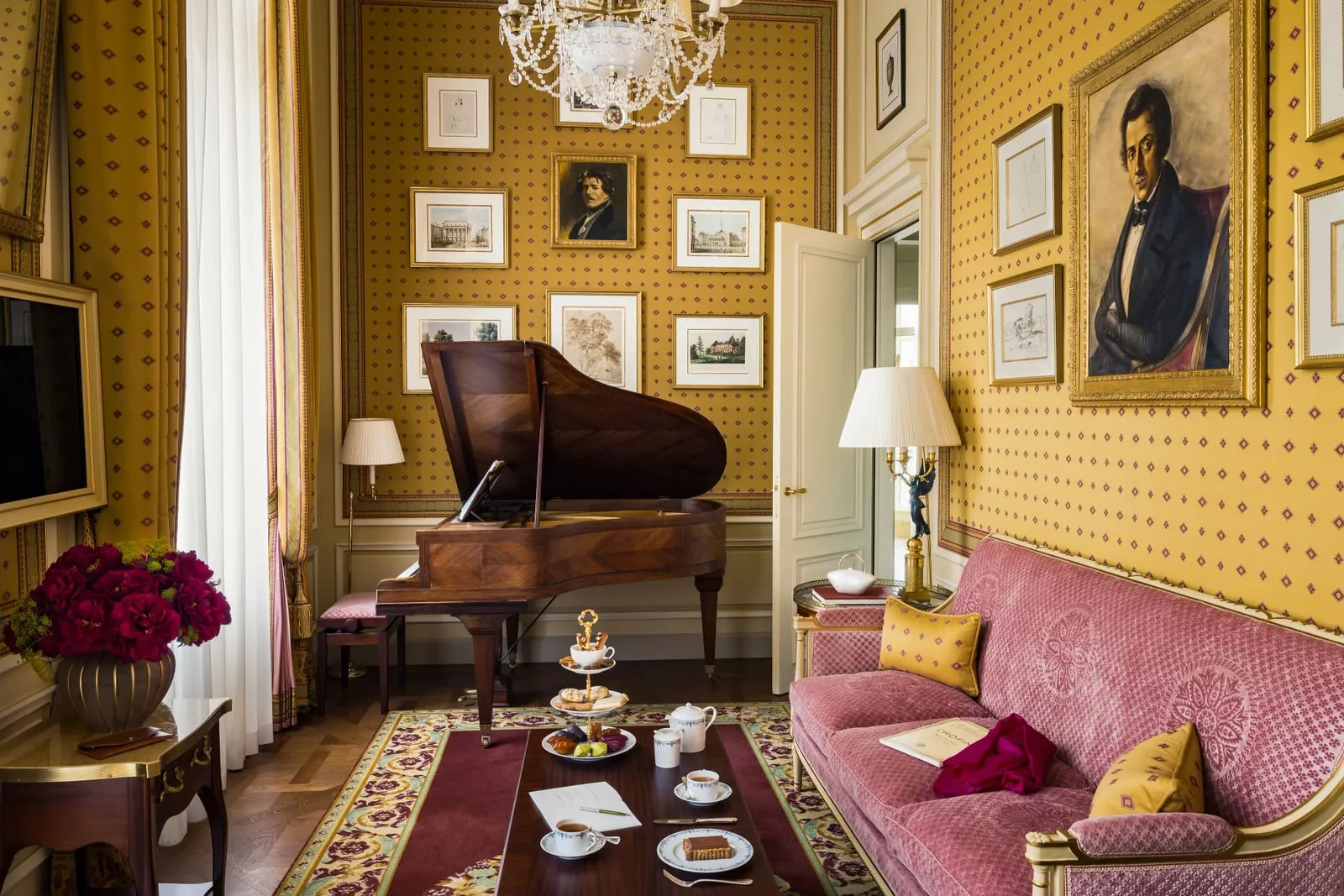 The interior of the Suite Chopin · Ritz Paris