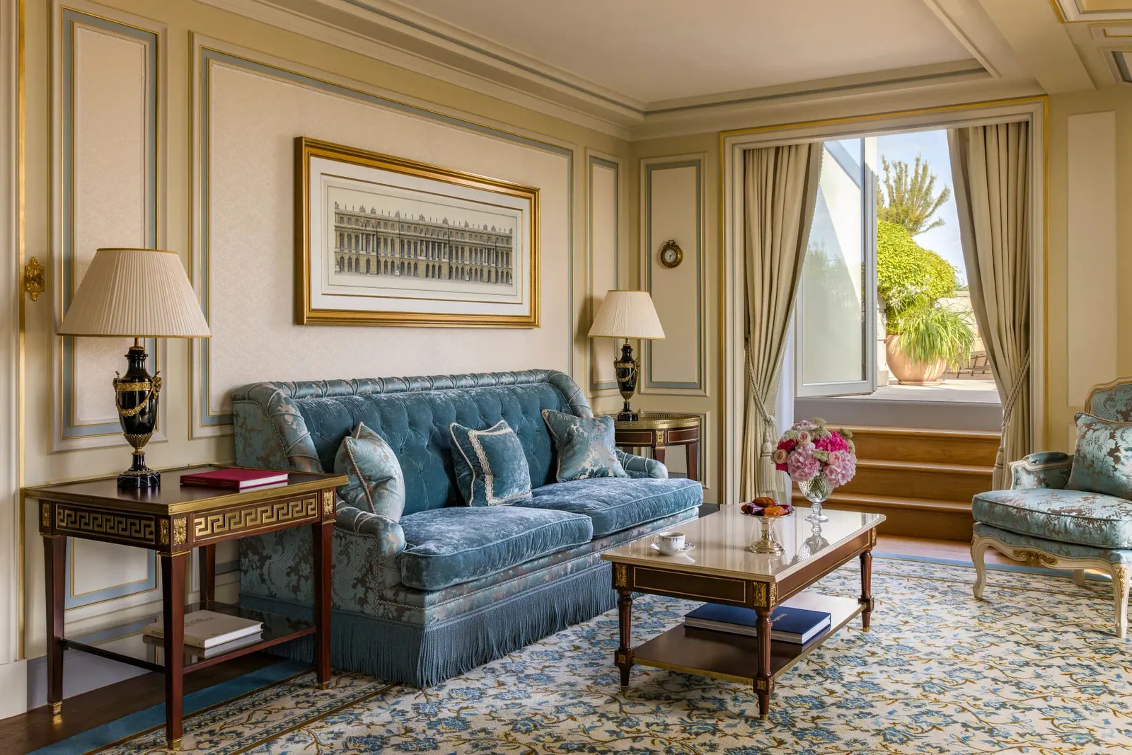 The interior of the Suite Mansart · Ritz Paris