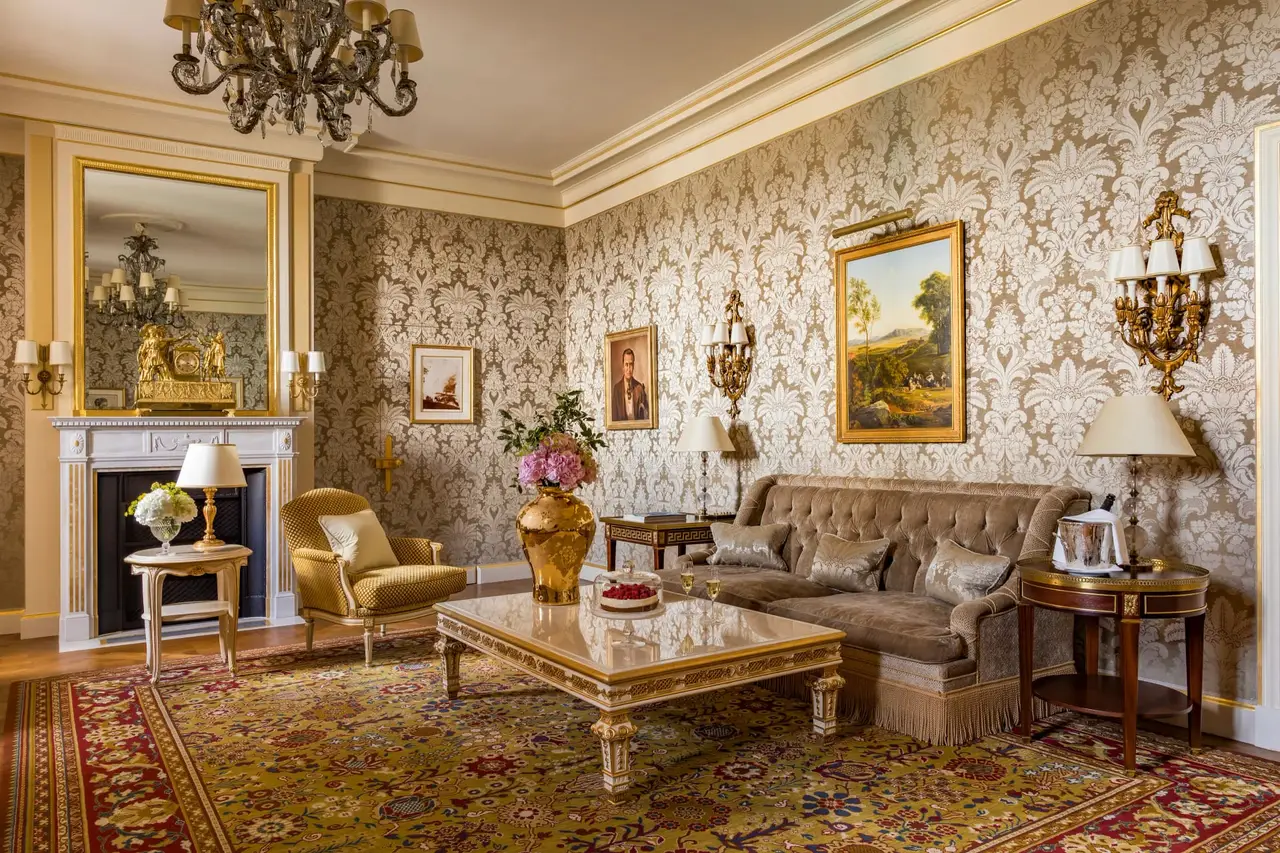 The interior of the Suite F. Scott Fitzgerald · Ritz Paris