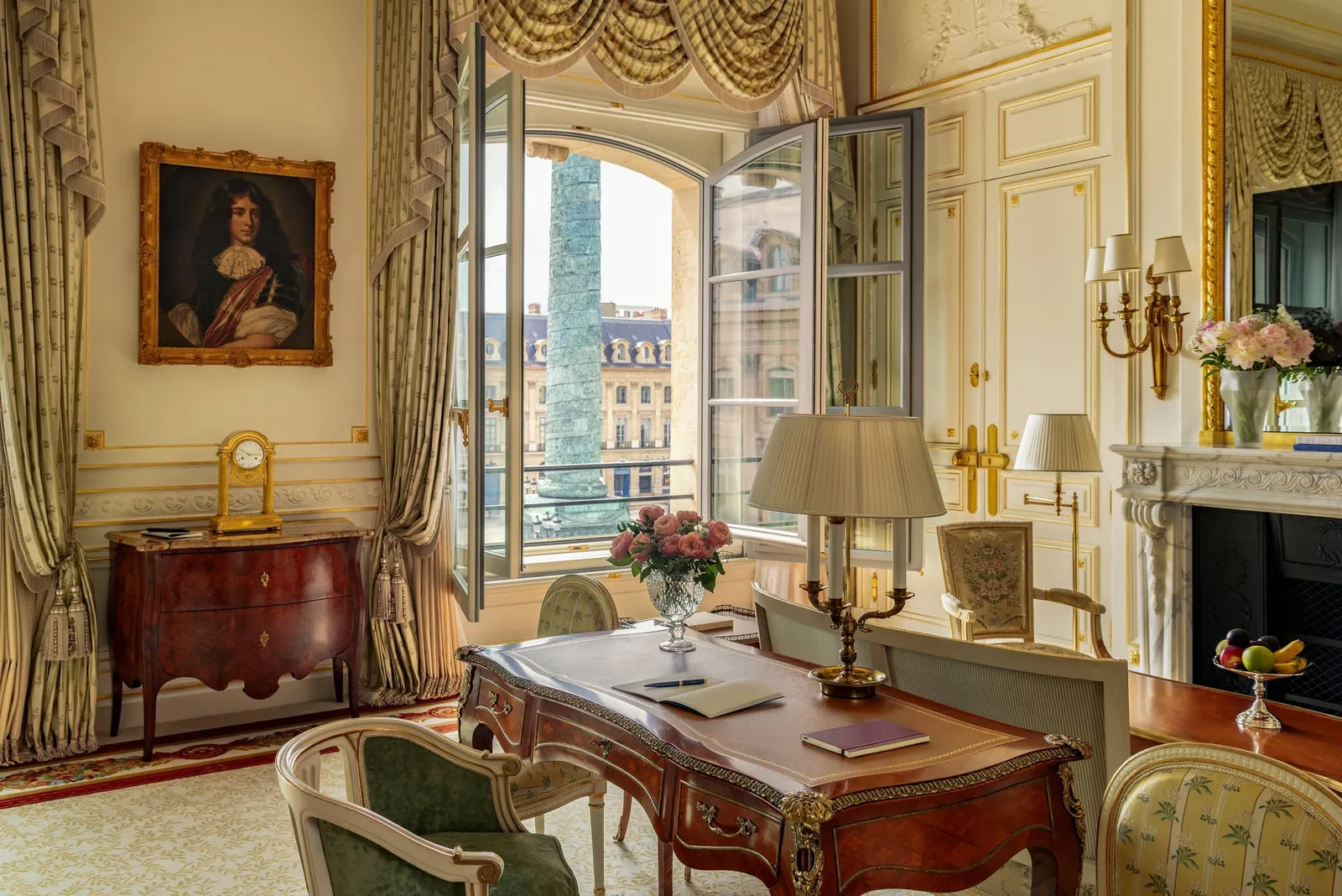 The interior of the Suite Vendôme · Ritz Paris
