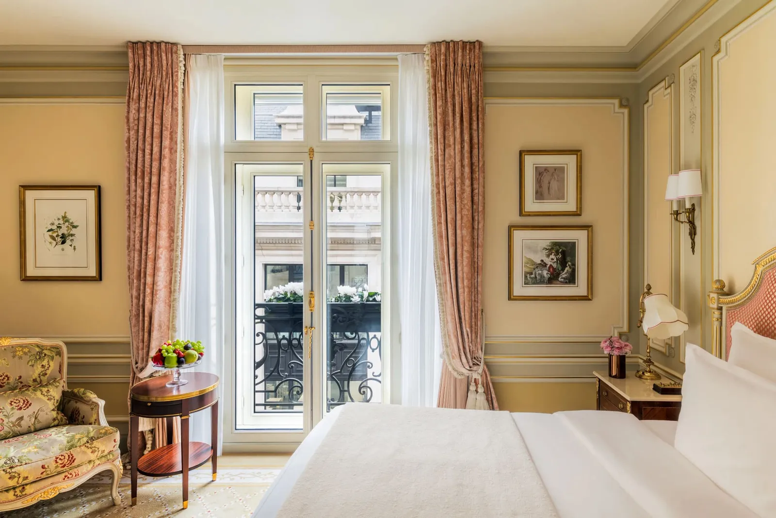 The interior of the Superior Room · Ritz Paris