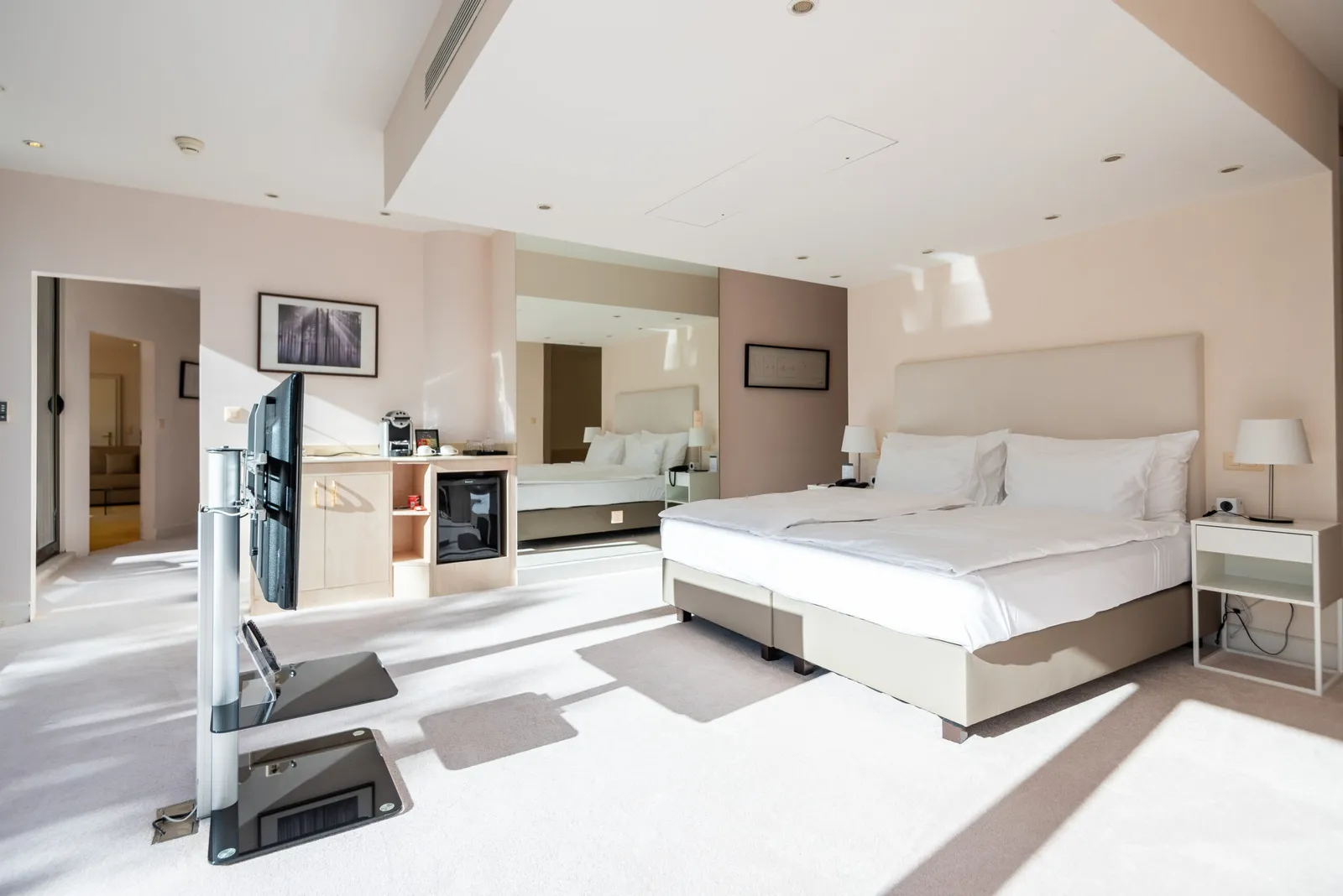 The Royal Suite bedroom
