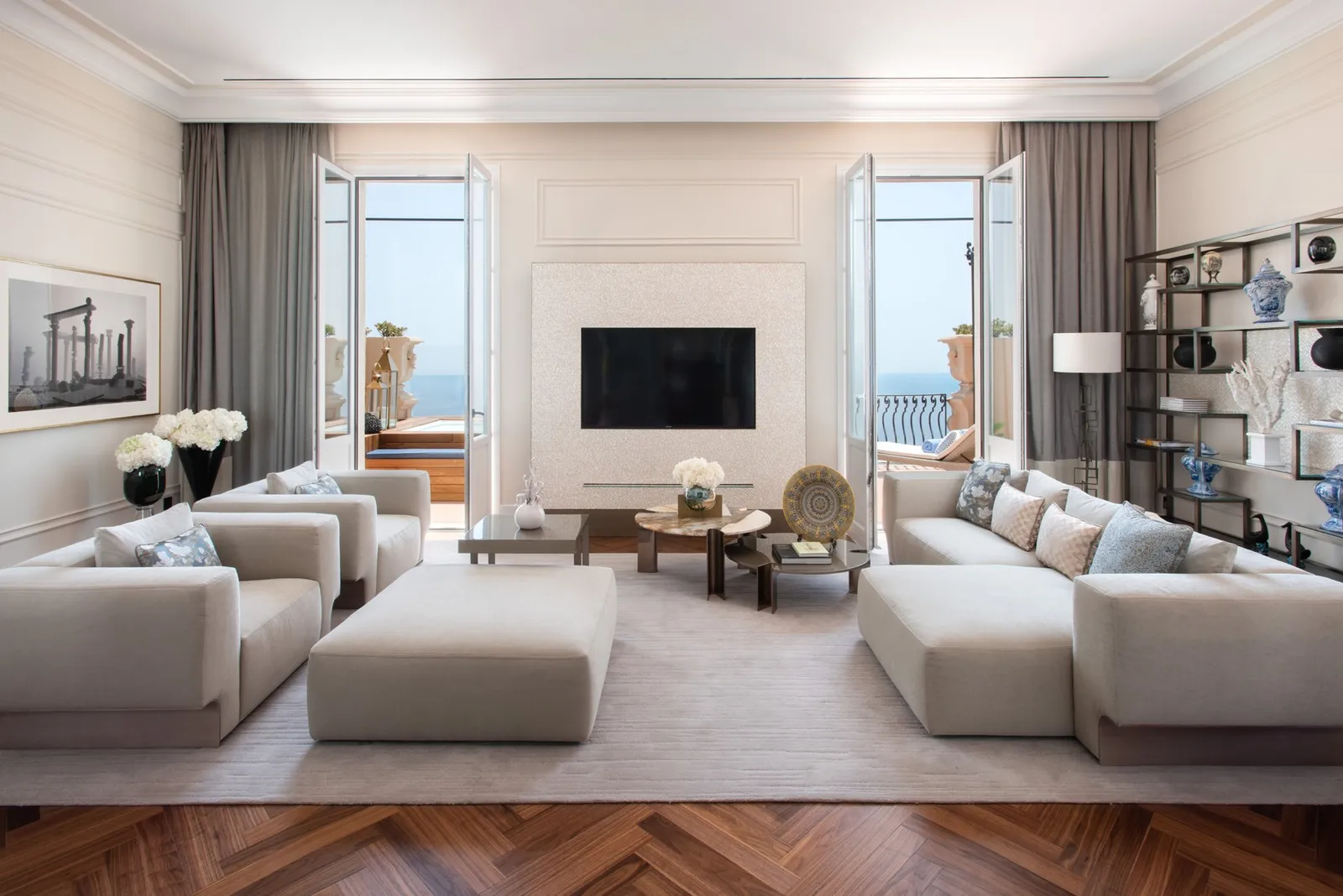 Sofas and dining table in the Royal Suite living room