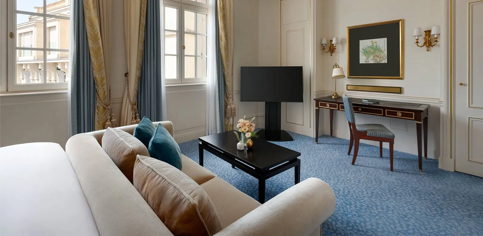 Deluxe Room · Shangri-La Paris