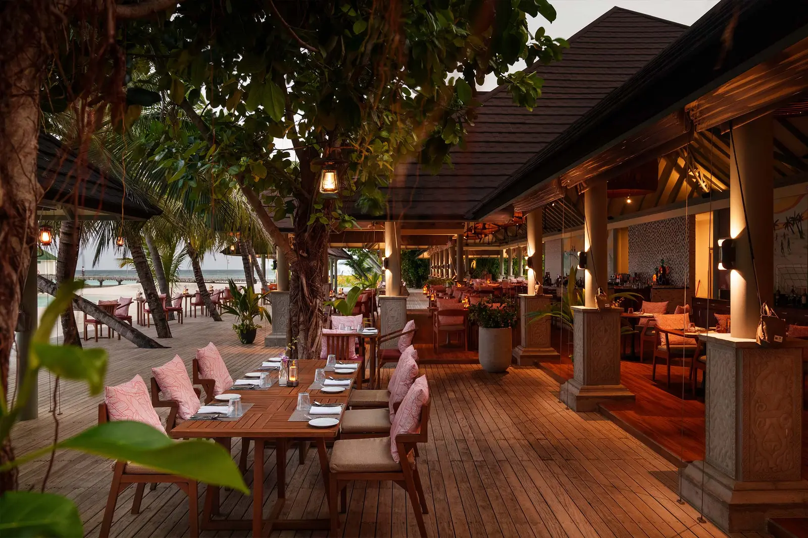 Kaage’s terrace laid under the trees