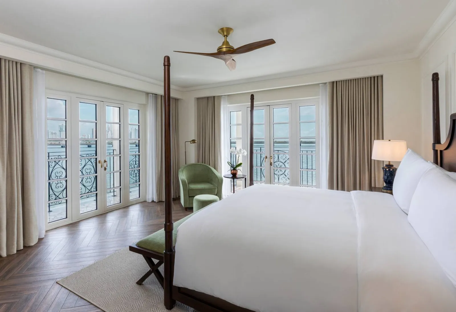Legendary Suite Oceanfront, 1 King Bed