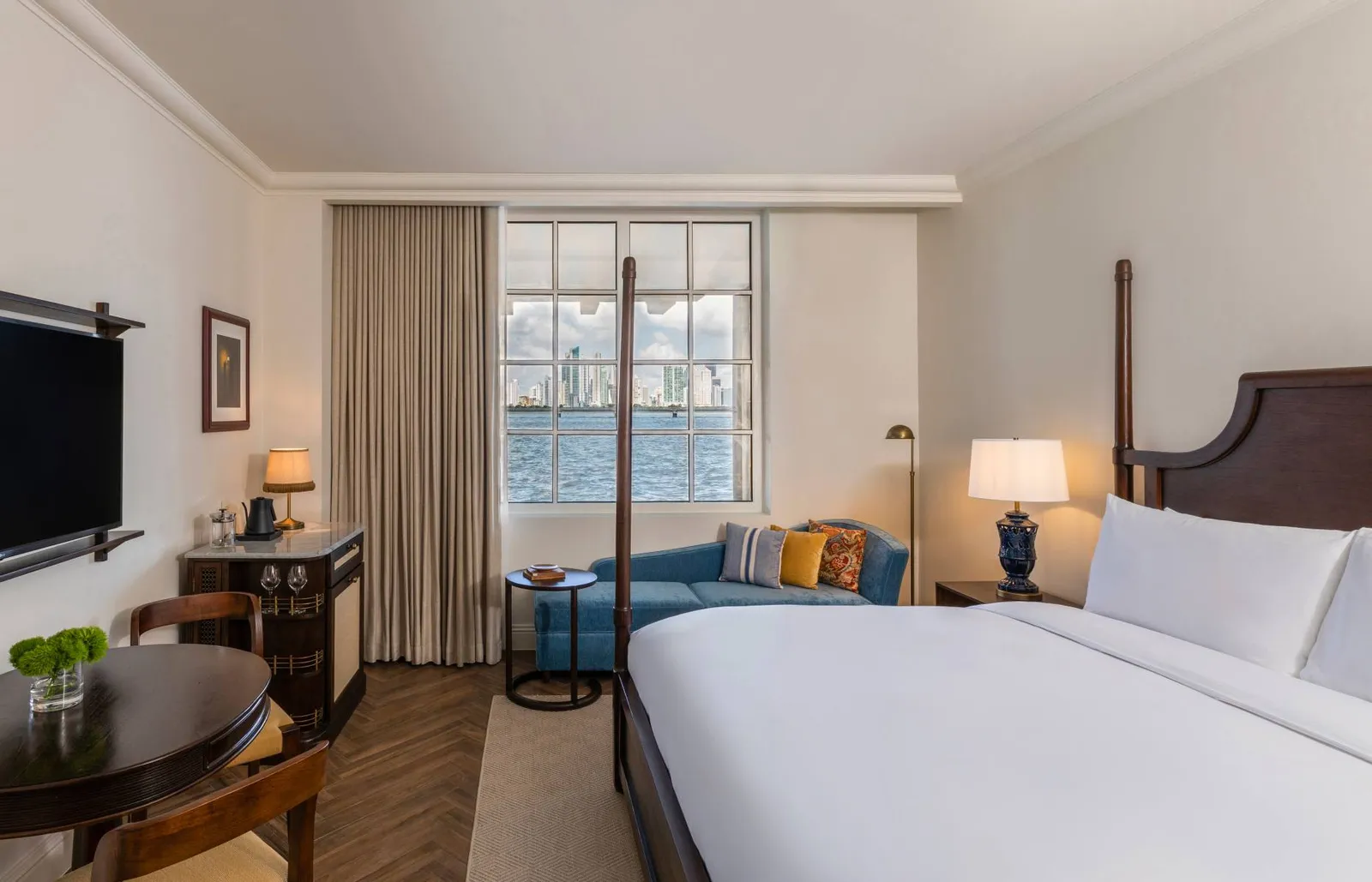 Superior Room Partial Ocean View, 1 King Bed