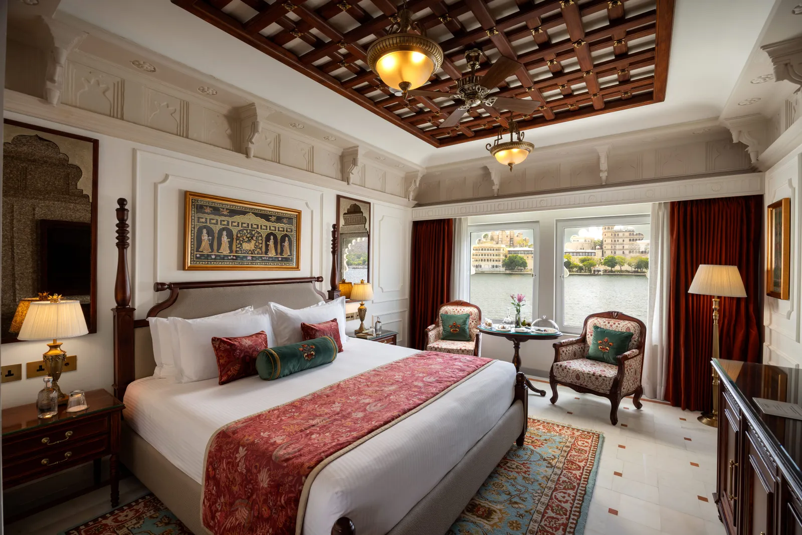 Palace Room Lake View Double Bed al Taj Lake Palace