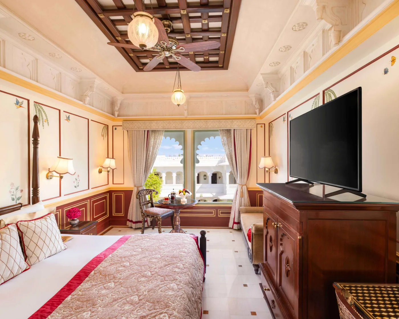 Luxury Room Garden Non-Lake View Double Bed al Taj Lake Palace