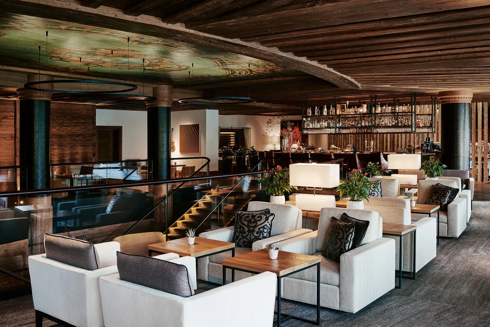 Il salotto e il bar dell’Alpina