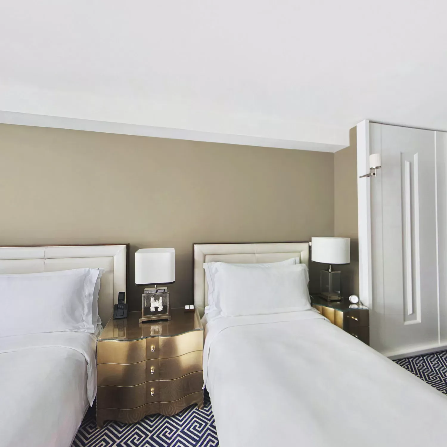 Deluxe Twins Room