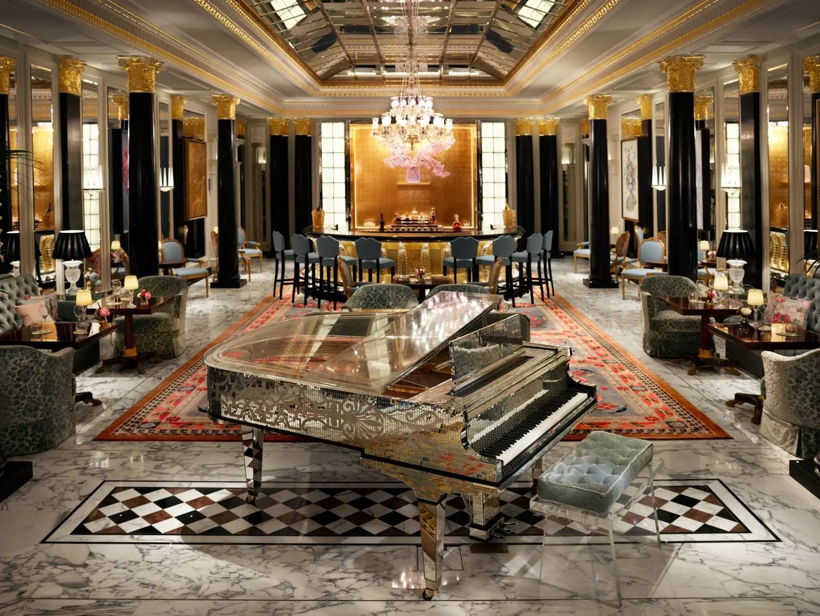 The Artists’ Bar, with its mirror-clad grand piano