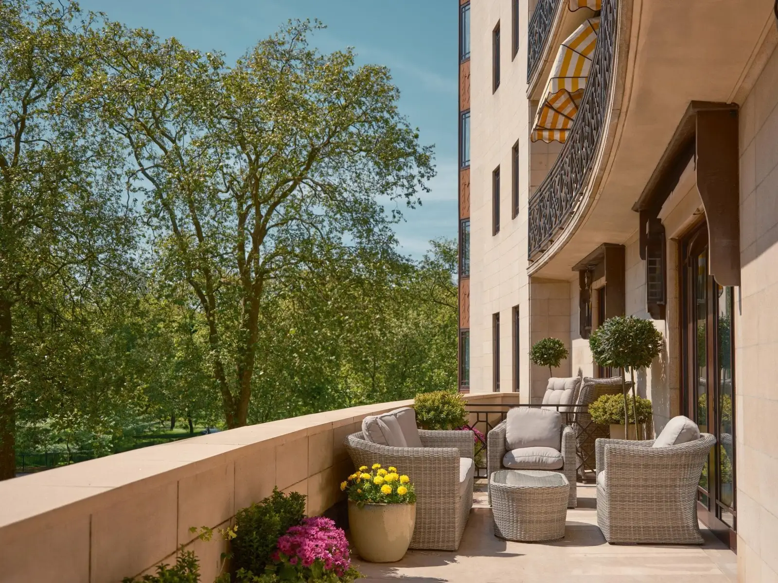 The Garden Terrace Suite’s terrace over Hyde Park’s trees