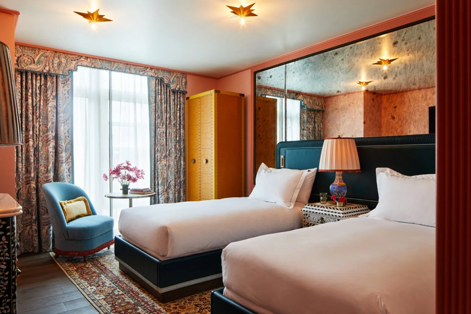 The Nomad Twin’s 2 beds side by side below the mirror