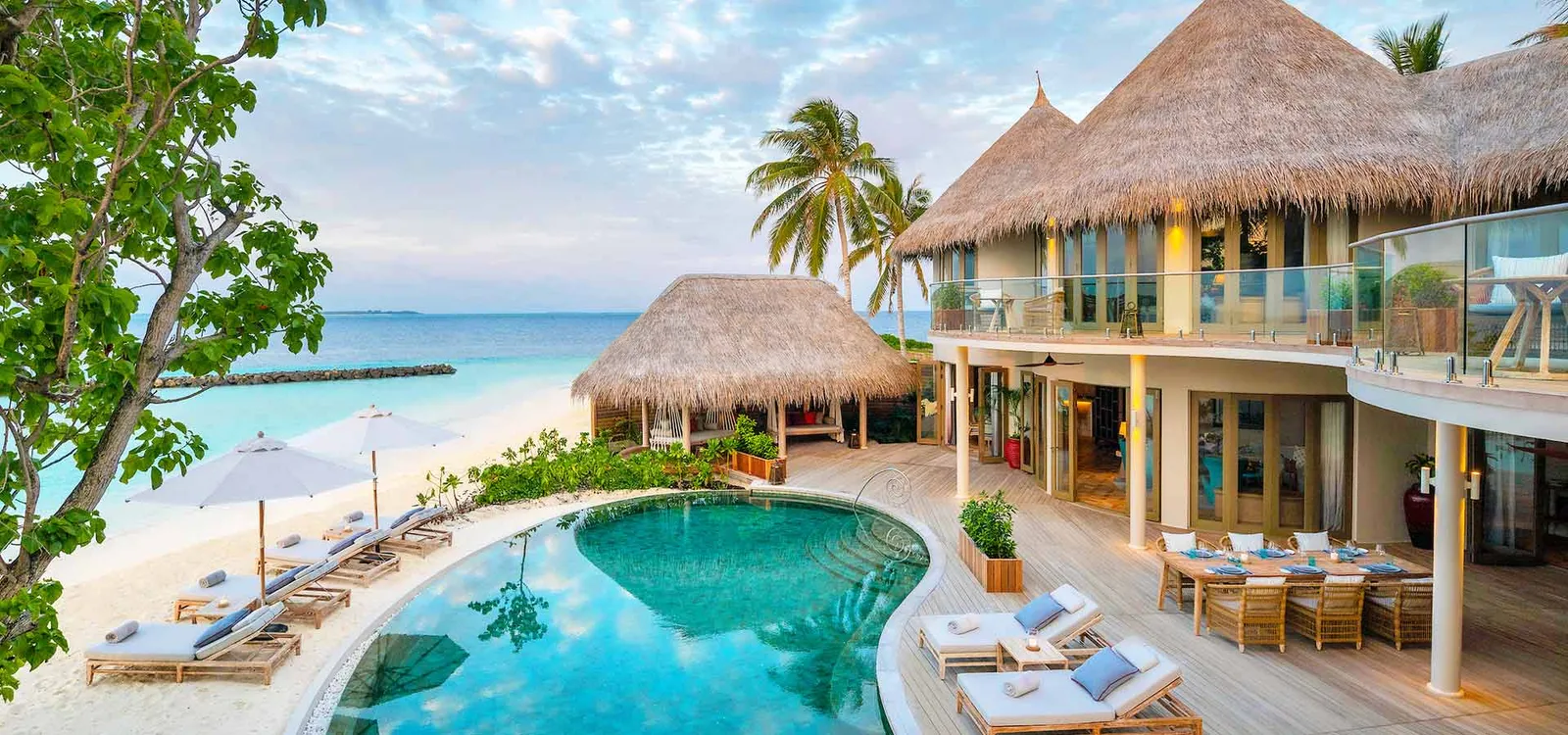 The beachfront Mansion with its pool and terrace.
