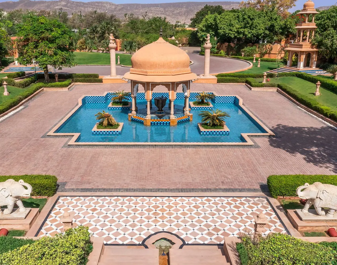 The domed pavilion in the middle of the entrance court’s pool, seen from above