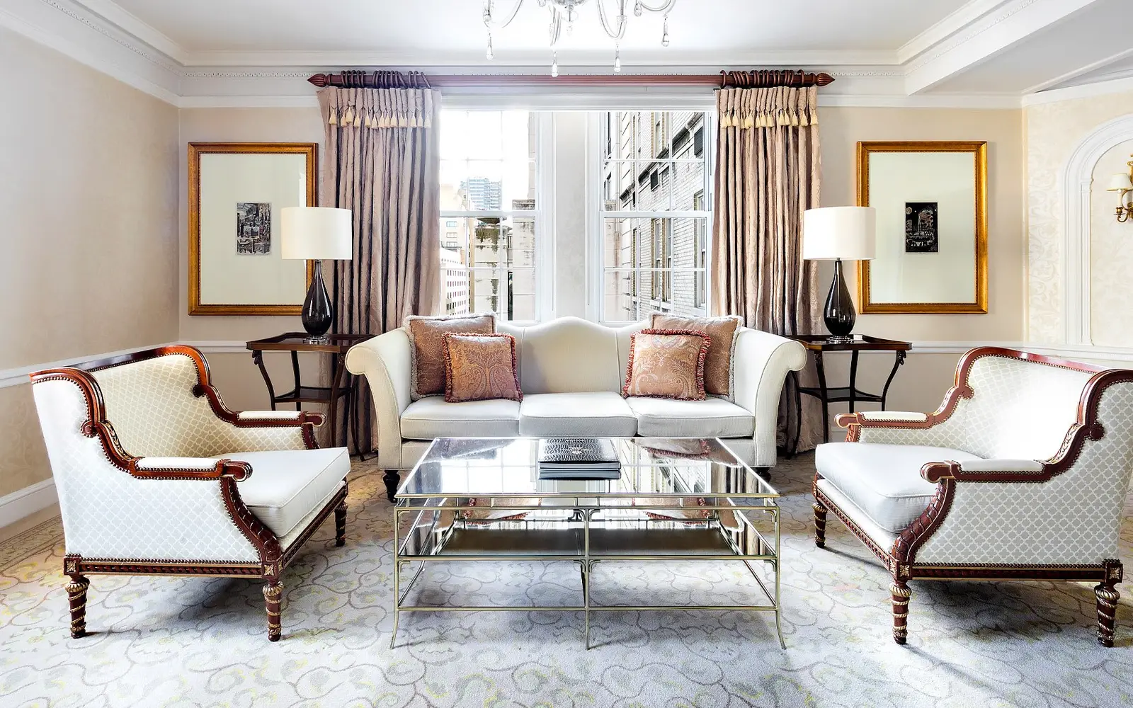 A Deluxe Grand Suite’s living room
