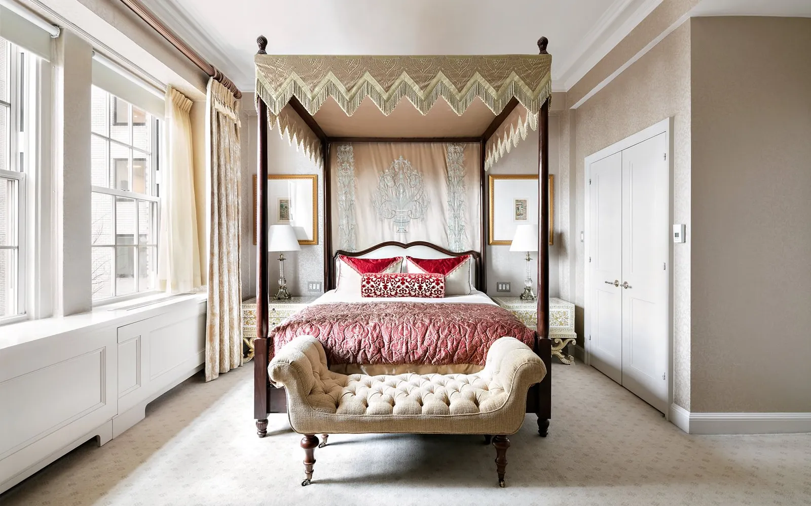 The canopy bed of the Rajput Suite