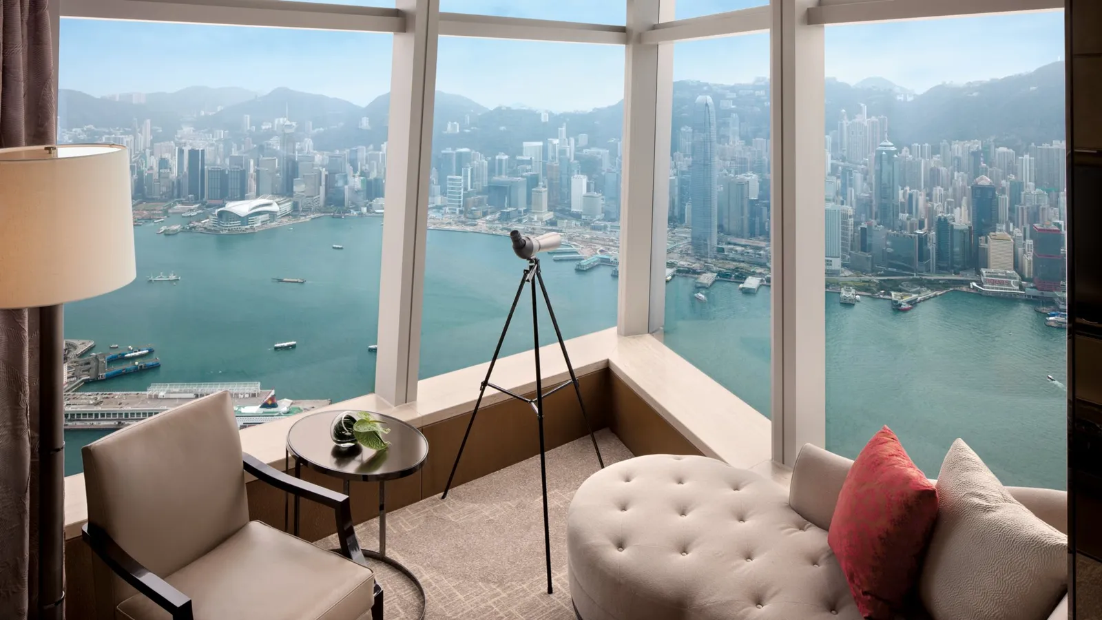 Deluxe Victoria Harbour Suite Living Room