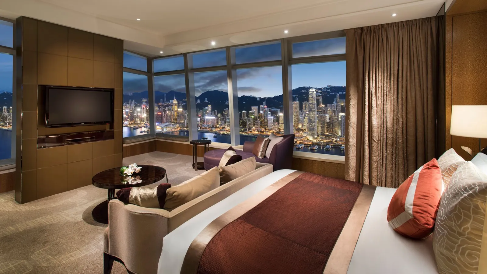 Carlton Suite Bedroom with Night View