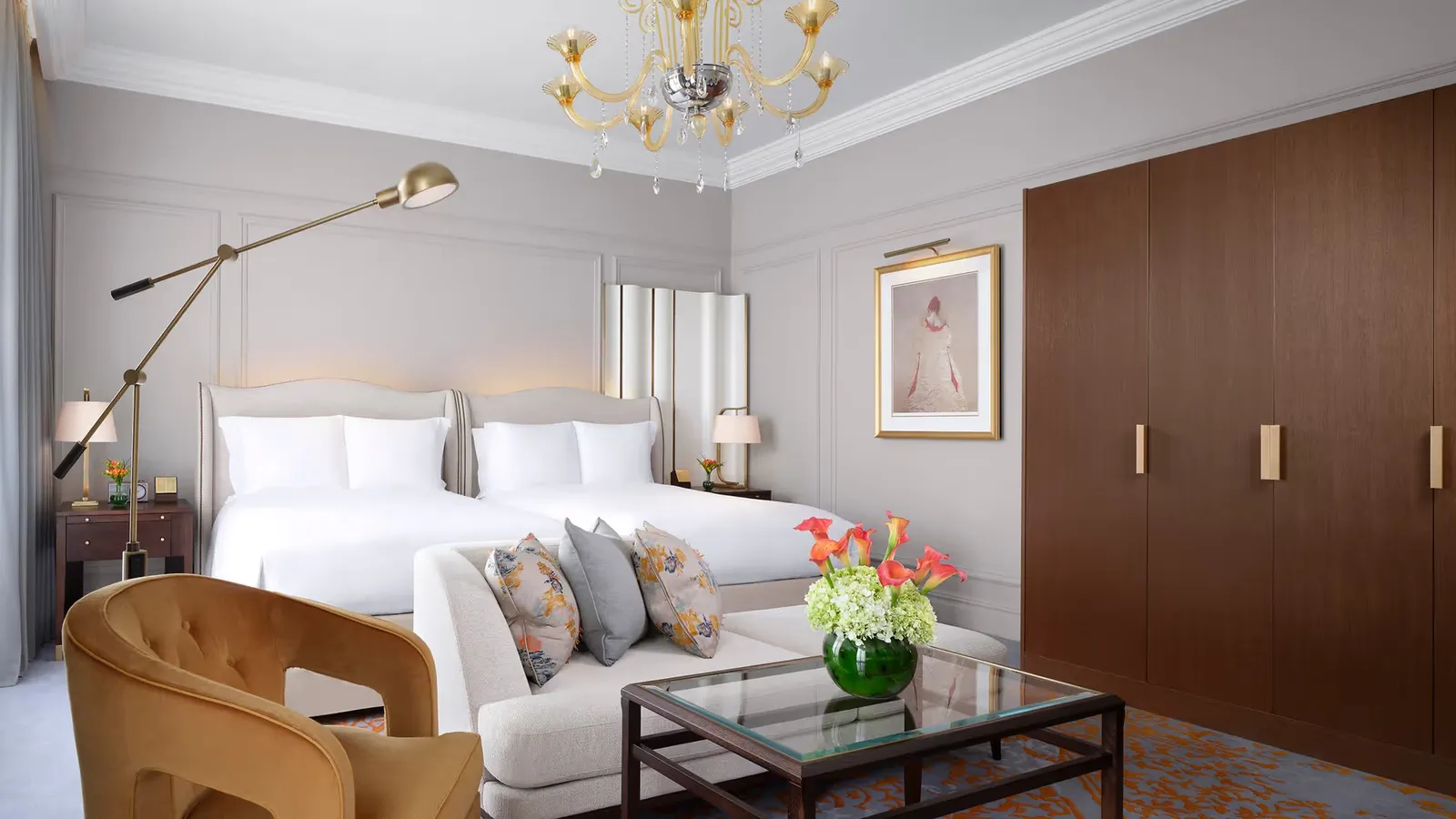 Luxury Double Double Room: 2 double beds and a sofa