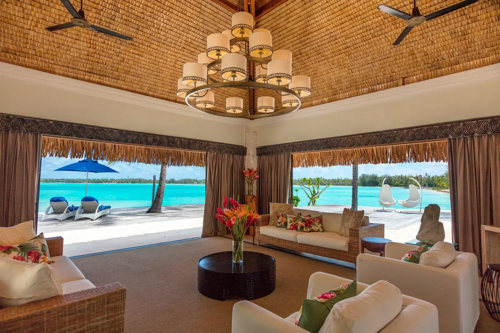 The Royal Estate’s sitting room, open on both sides to the beach
