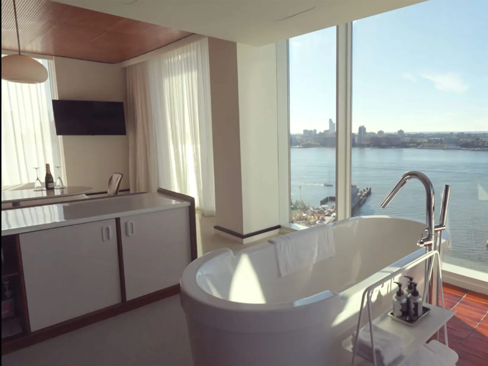 The Studio Suite’s freestanding tub facing the Hudson