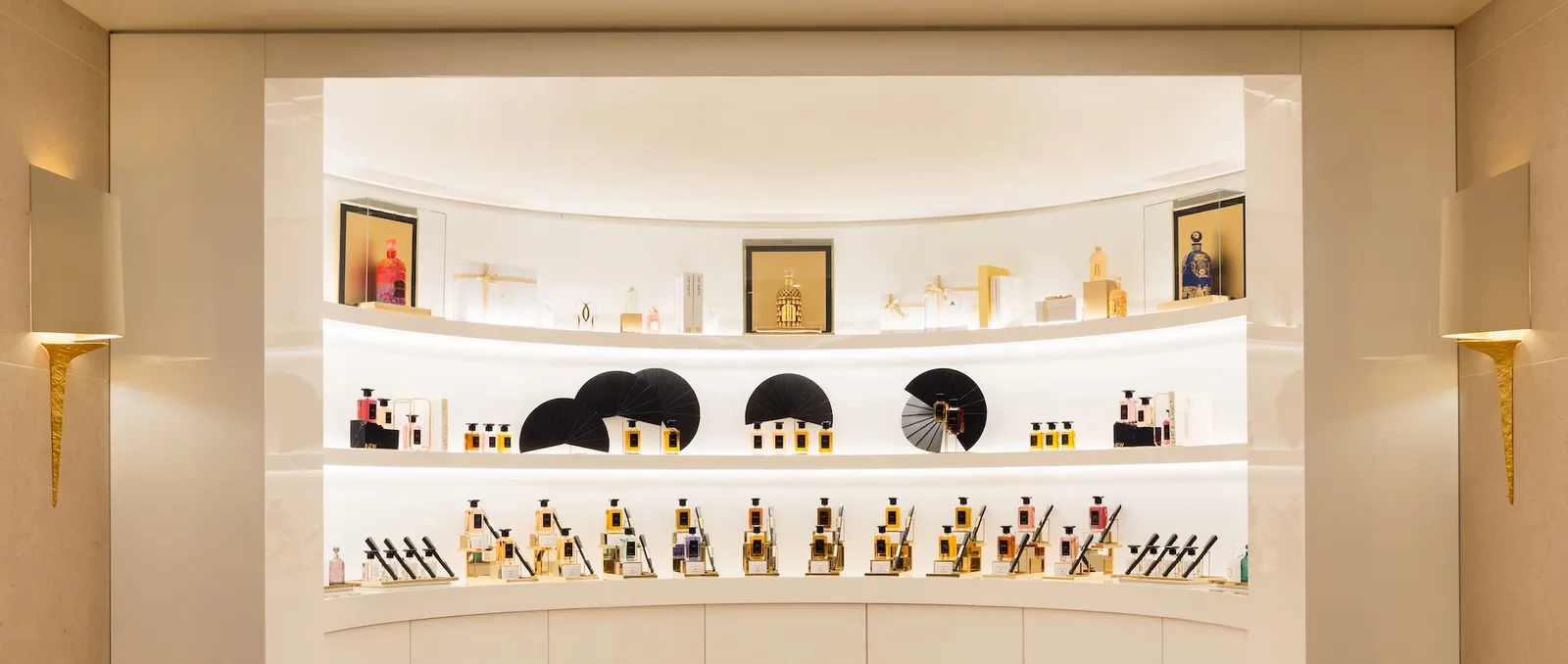 La boutique di profumi Guerlain nella spa
