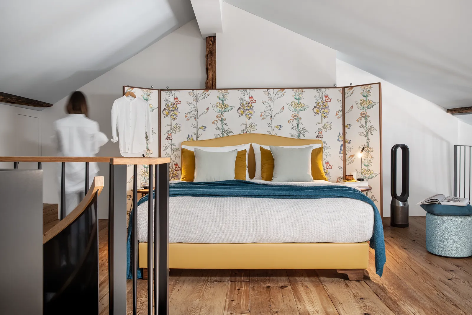 Letto della Penthouse Maisonette sotto il tetto inclinato