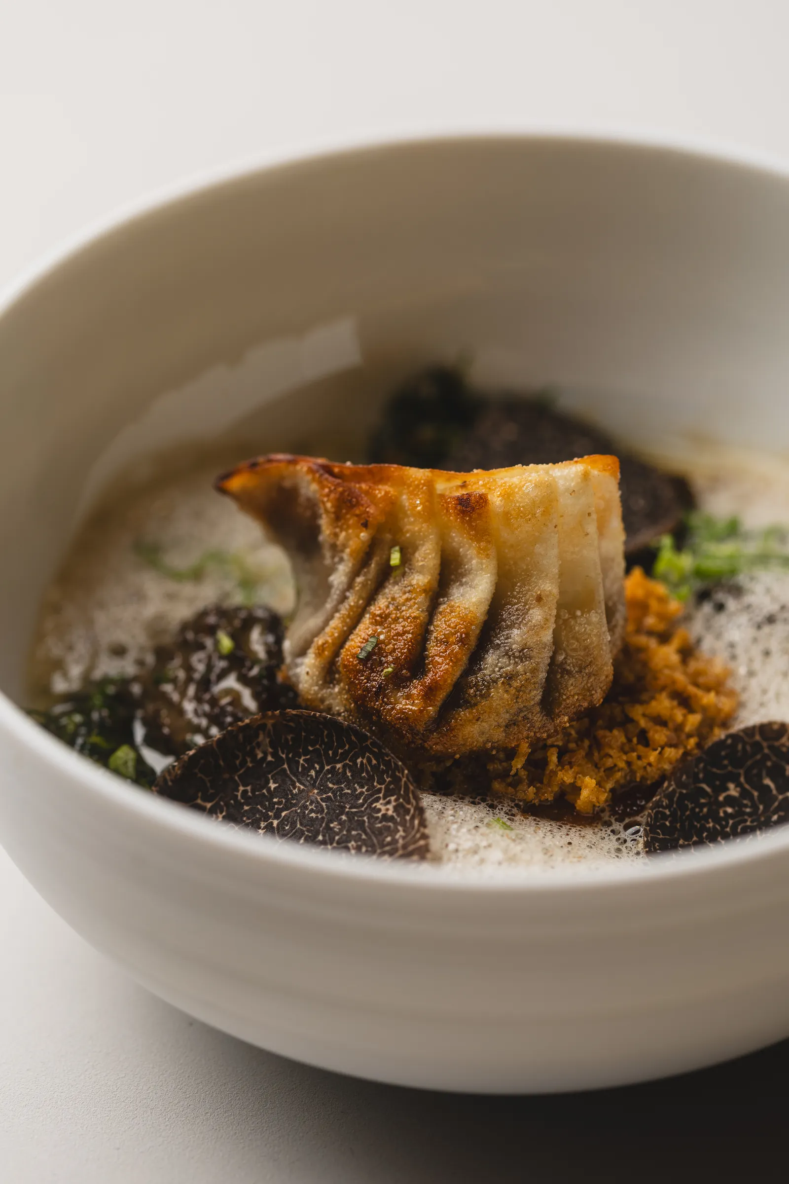 Piatto del Widder Restaurant servito in una ciotola bianca