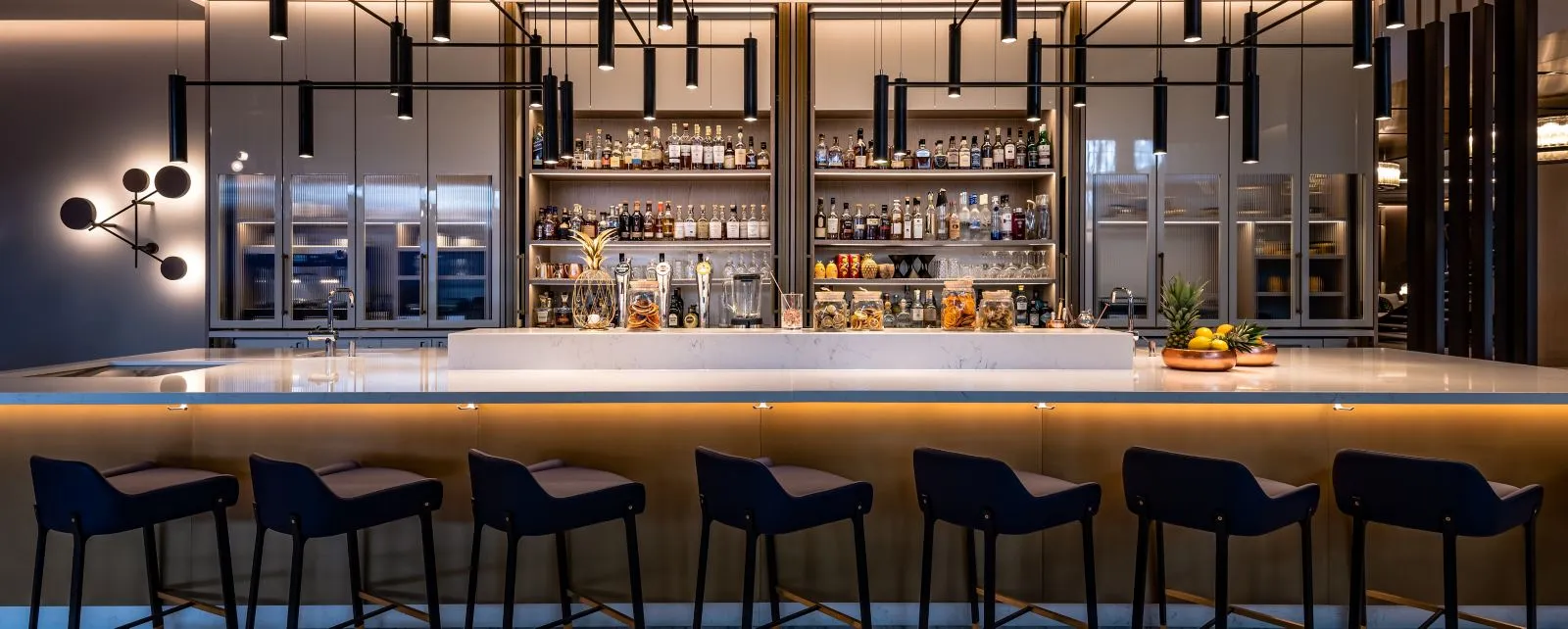 Il bancone del Lenox Bar