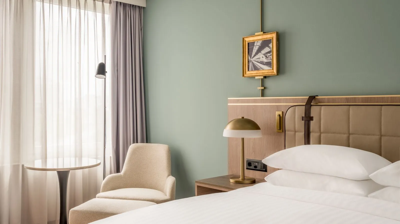 Queen Room, Smaller Guest room, 1 Queen, Main Building