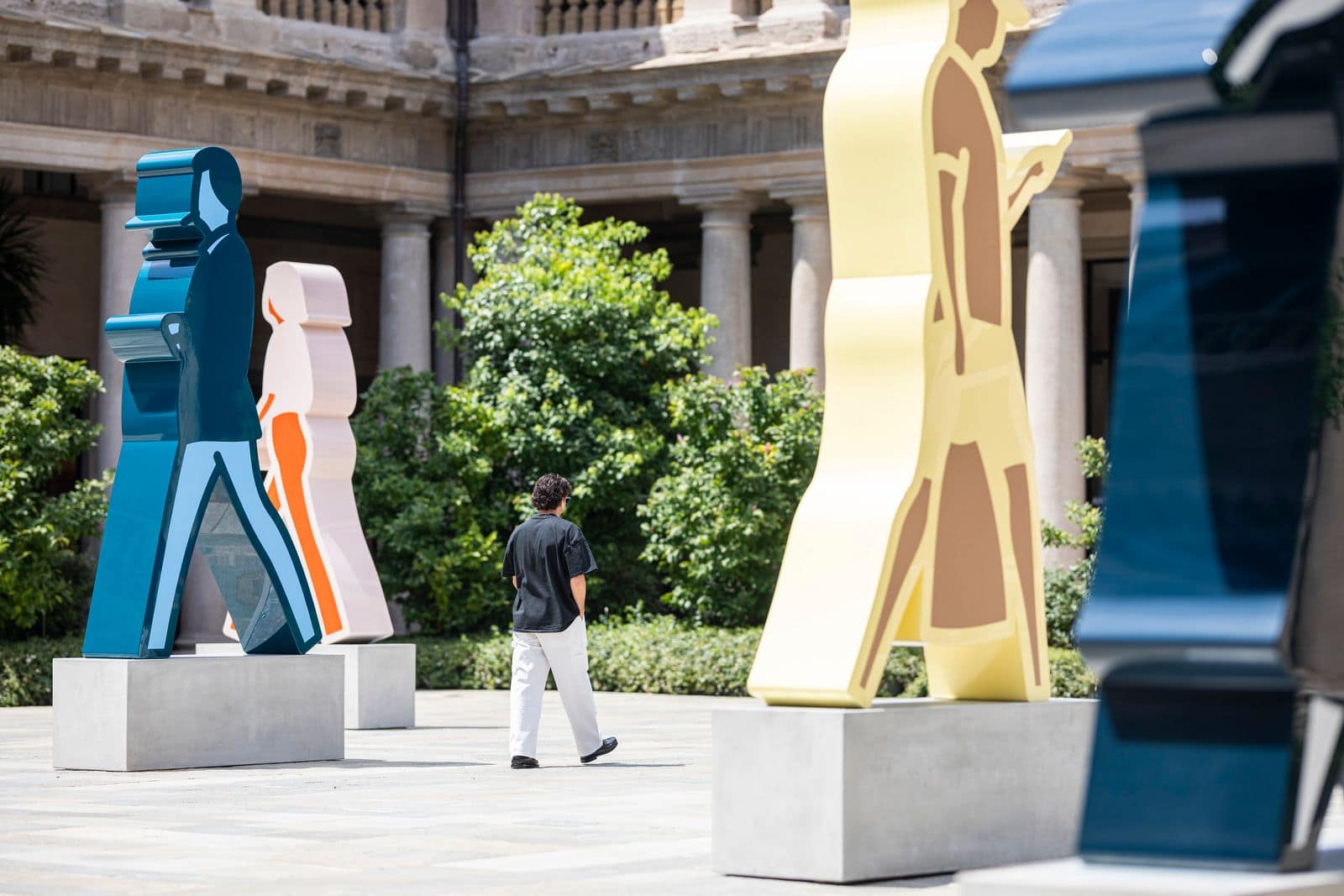 A cultural exhibition in the Piazza of Portrait Milano