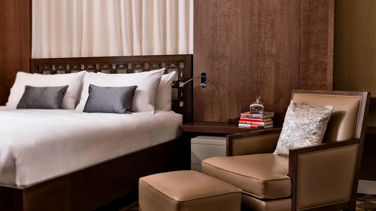 Classic King guest room at Renaissance Tuscany Il Ciocco