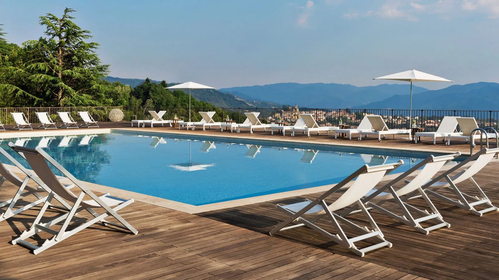The panoramic outdoor pool at Renaissance Tuscany
