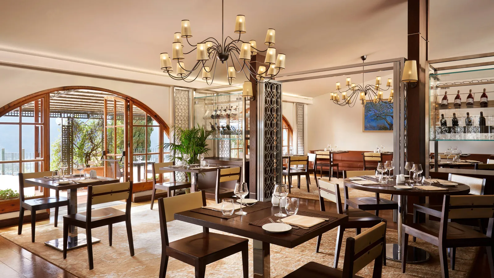 The dining room of the La Veranda restaurant